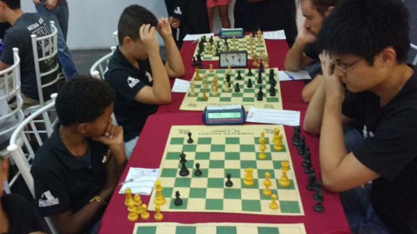 APCEF/SP  Alunos da ONG competem em torneio de xadrez pela APCEF/SP -  APCEF/SP